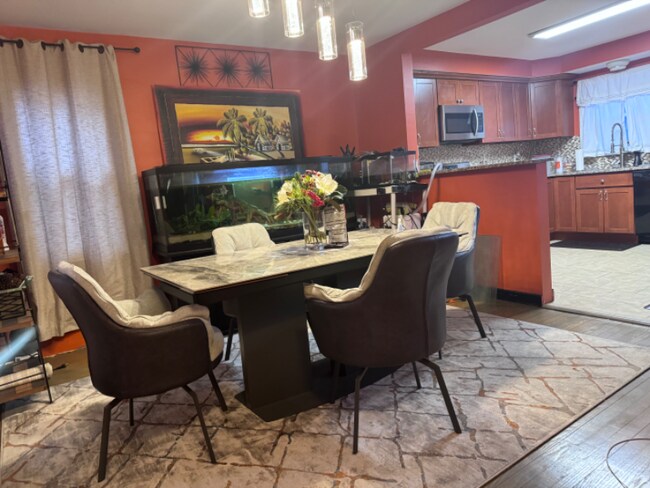 Building Photo - 1480 Brentwood Terrace