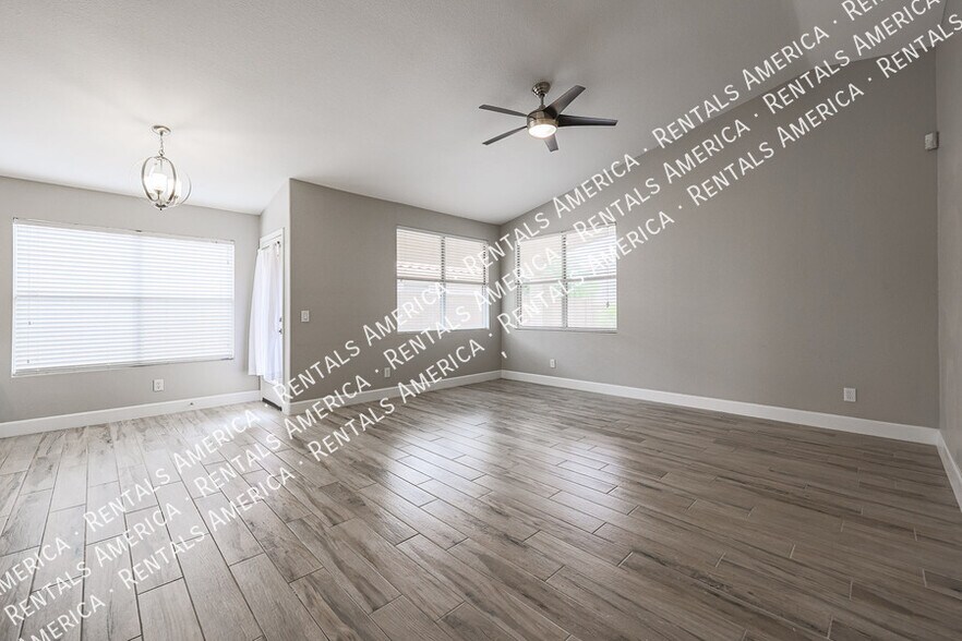 Building Photo - 3229 E Brookwood Ct