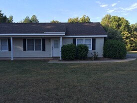 Building Photo - 124 Foursquare Rd