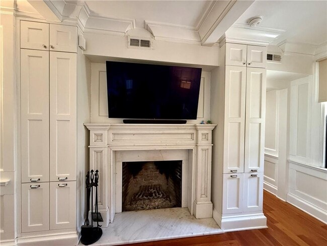 Building Photo - 367 Benefit St