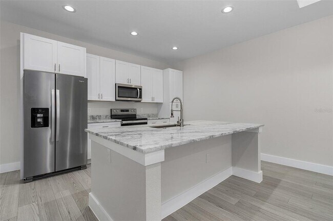 Building Photo - 26221 Sandhill Blvd