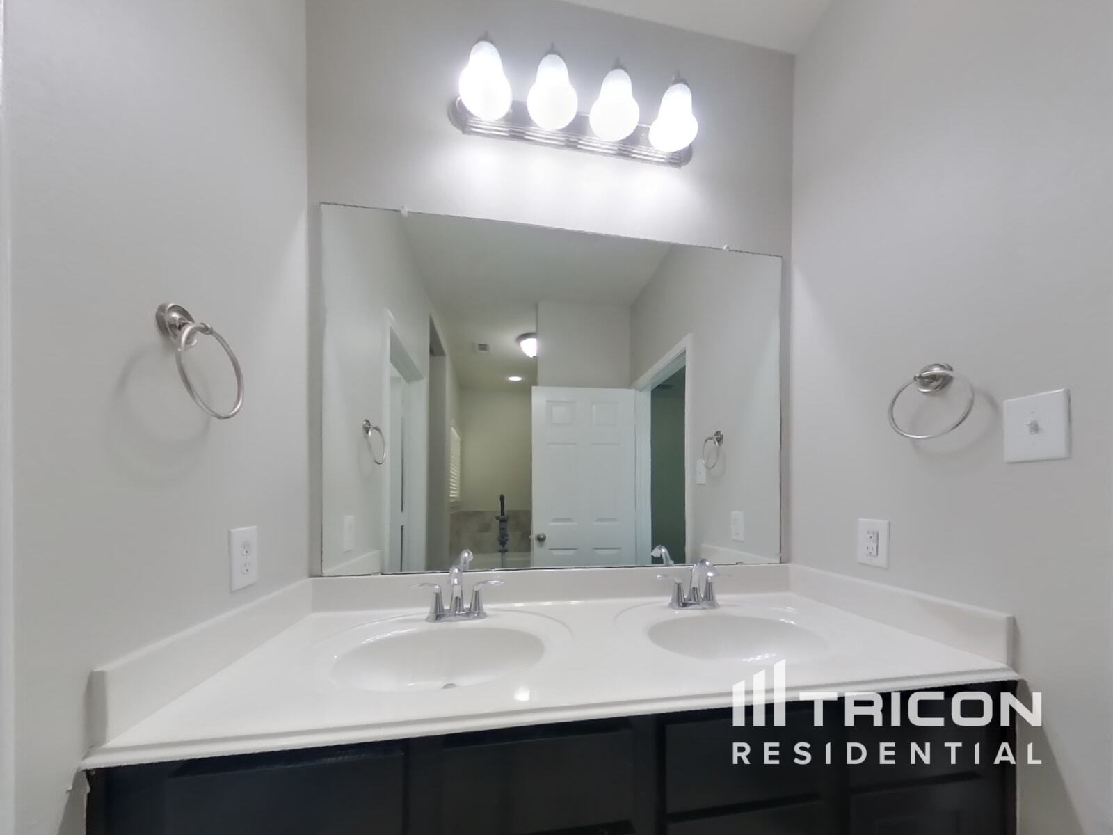 Building Photo - 8038 Villa Lago Ln