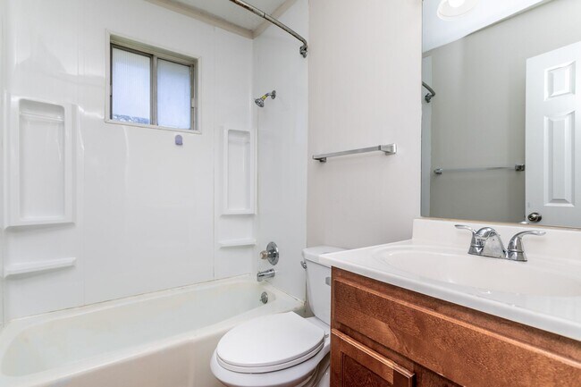 Building Photo - 2502-2502 E Morris Dr