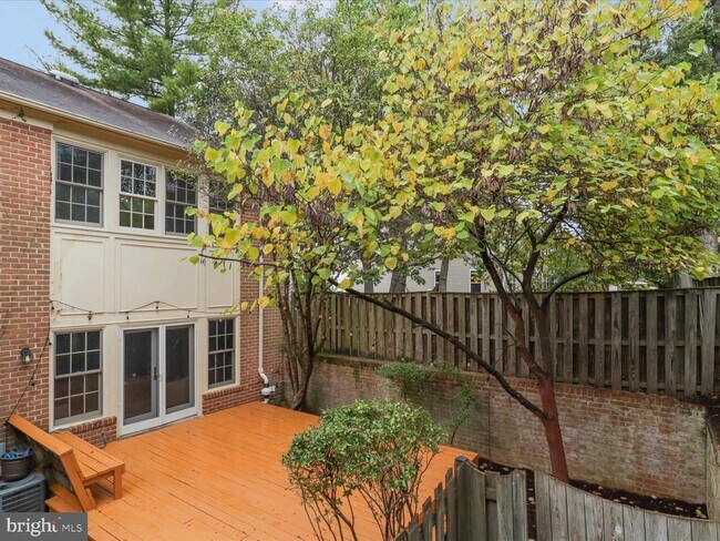 Building Photo - 3001 Federal Hill Dr