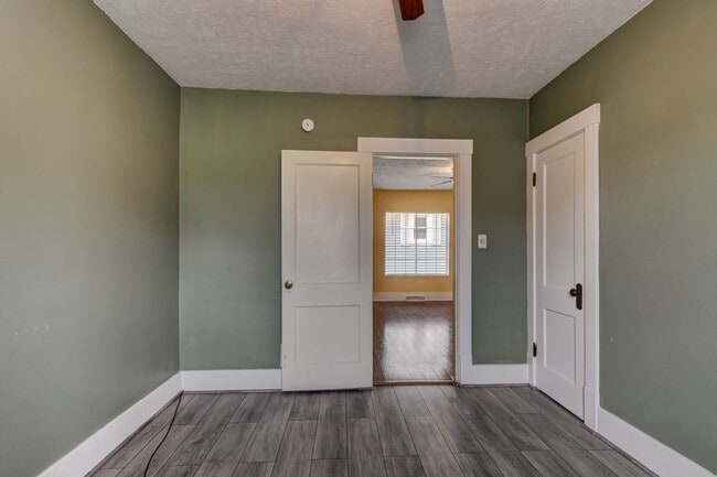 Building Photo - Charming and Spacious Home!