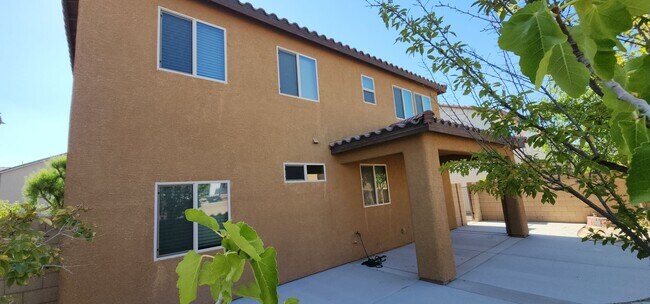 Building Photo - Beautiful 4BED / 3BATH home!