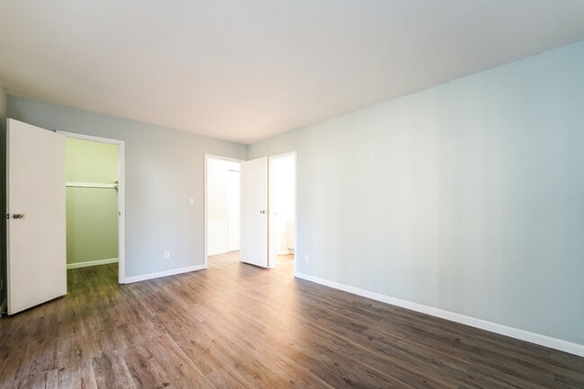 Building Photo - 2996 Perinton Pl