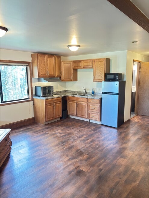 Building Photo - 6200 Forest Ridge Dr
