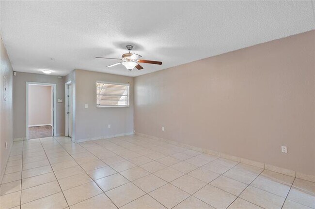 Building Photo - 11101 Royal Palm Blvd