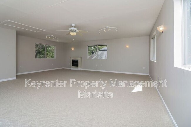 Building Photo - 153 Learner Ct