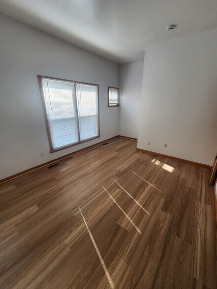 Building Photo - 1209 N 11th St