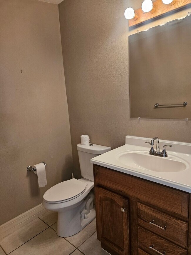 Building Photo - Port Charlotte Waterfront salt water pool annual rental