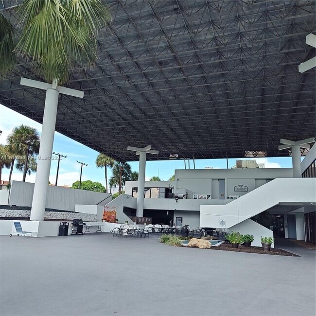 Building Photo - 7051 Environ Blvd