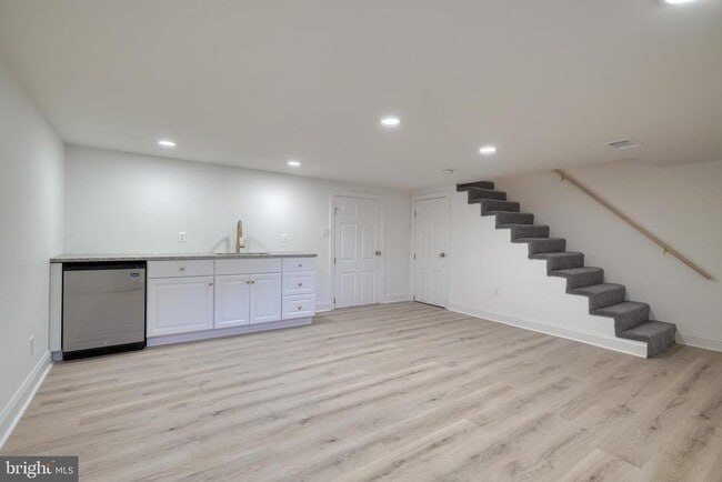 Building Photo - 1722 Edgewood Rd
