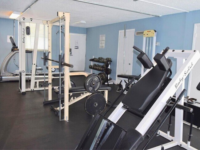 Building Photo - 1801 S Treasure Dr