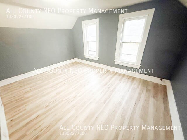 Building Photo - 682 Sumner St