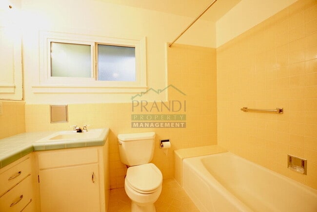 Building Photo - 893 Tiburon Blvd