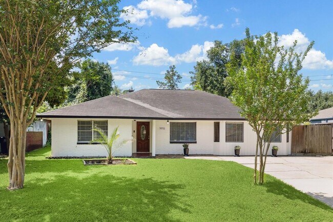 Primary Photo - 9711 Long Branch Ln