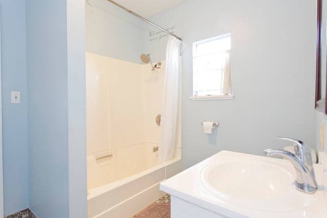 Building Photo - 1044 Stannage Ave