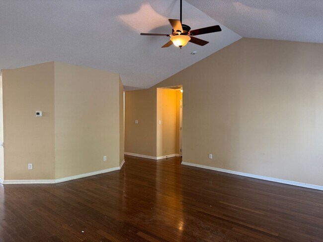 Building Photo - Three Bedroom Ranch in Cornelius
