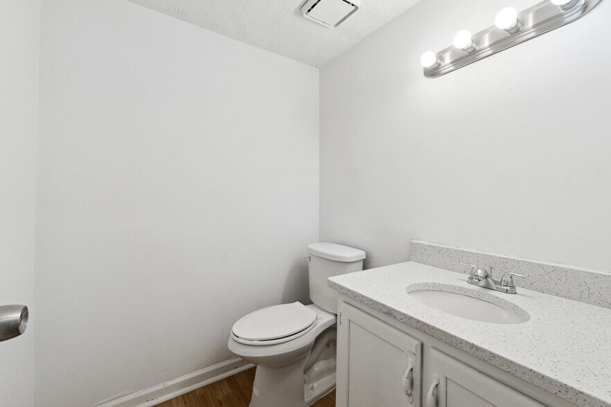 Building Photo - 476 Brookfield Way