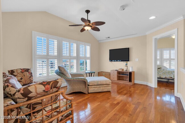 Building Photo - 106 2nd Ave