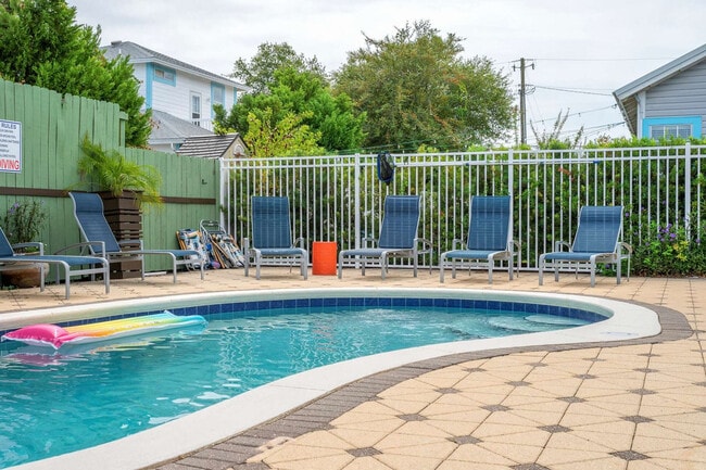 Building Photo - 4431 Luke Ave