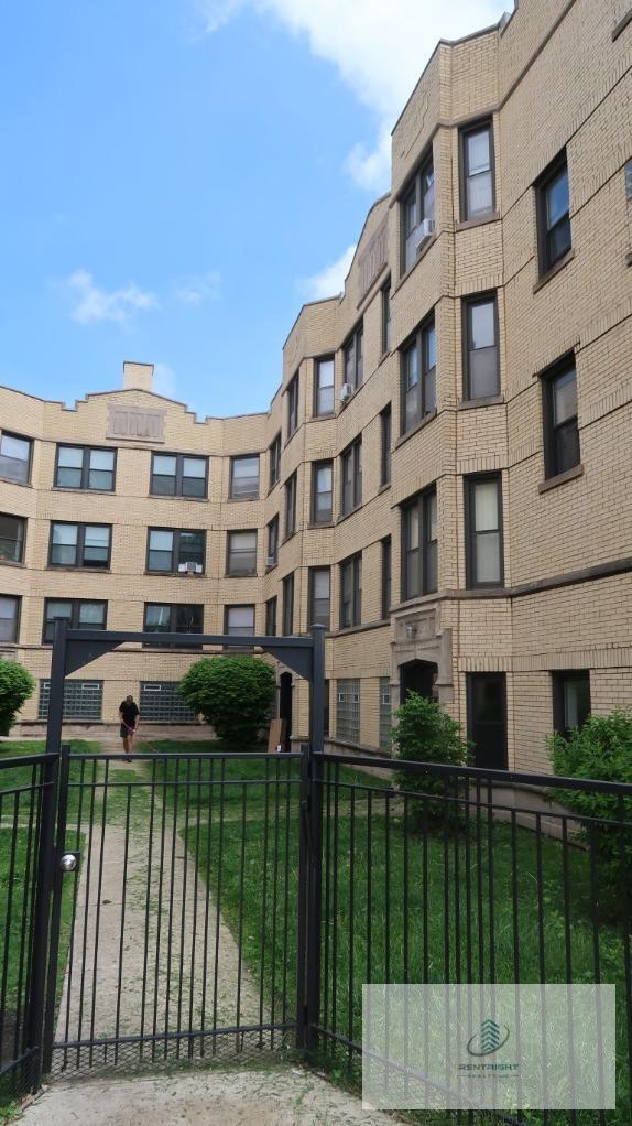 Building Photo - 4055-63 N Elston
