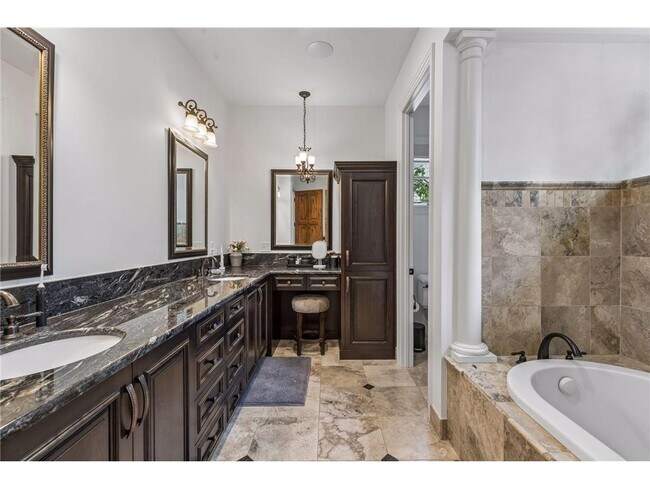 Building Photo - 15700 Portico Dr