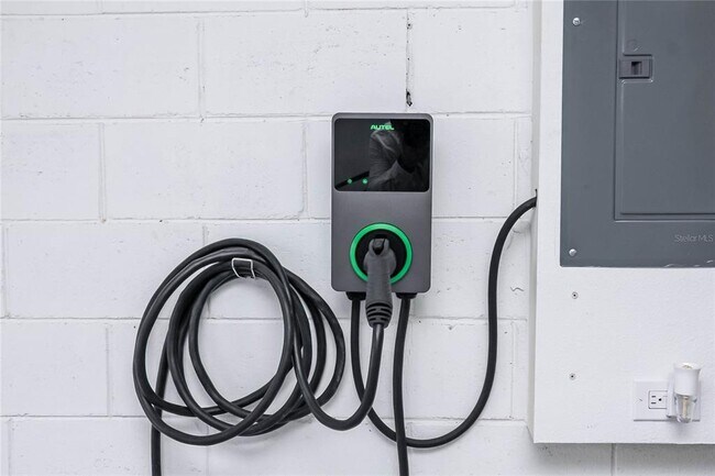 Building Photo - 1802 Sundance Chase Rd