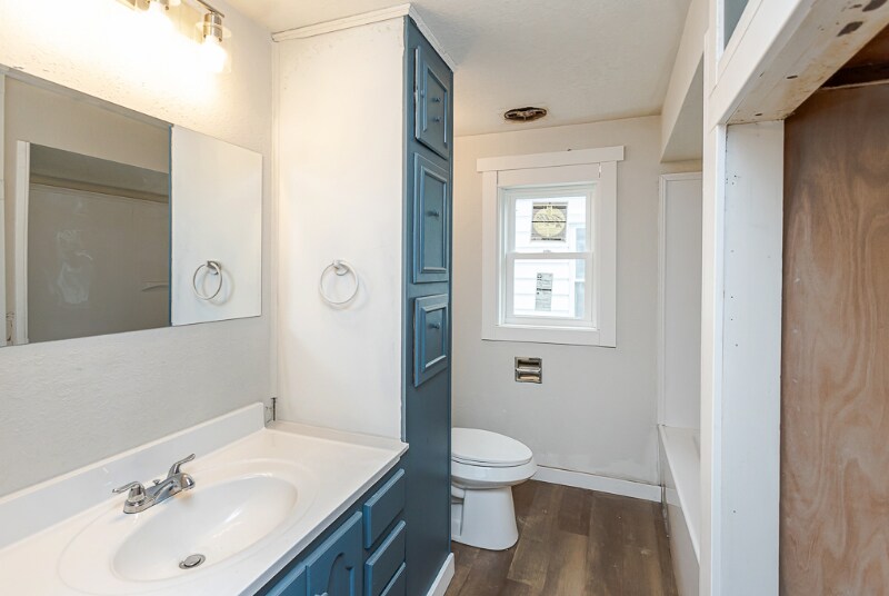 Building Photo - 4440 Fairview Dr