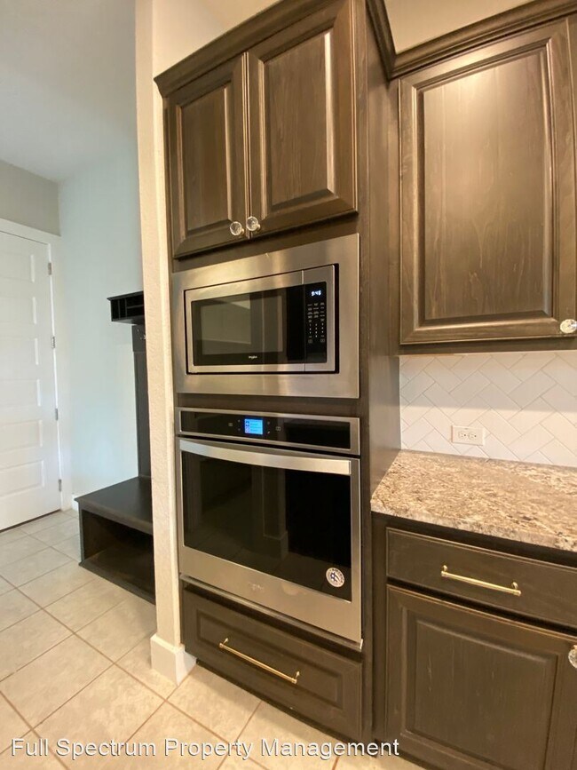 Building Photo - 5 br, 3.5 bath House - 120 Leann Way