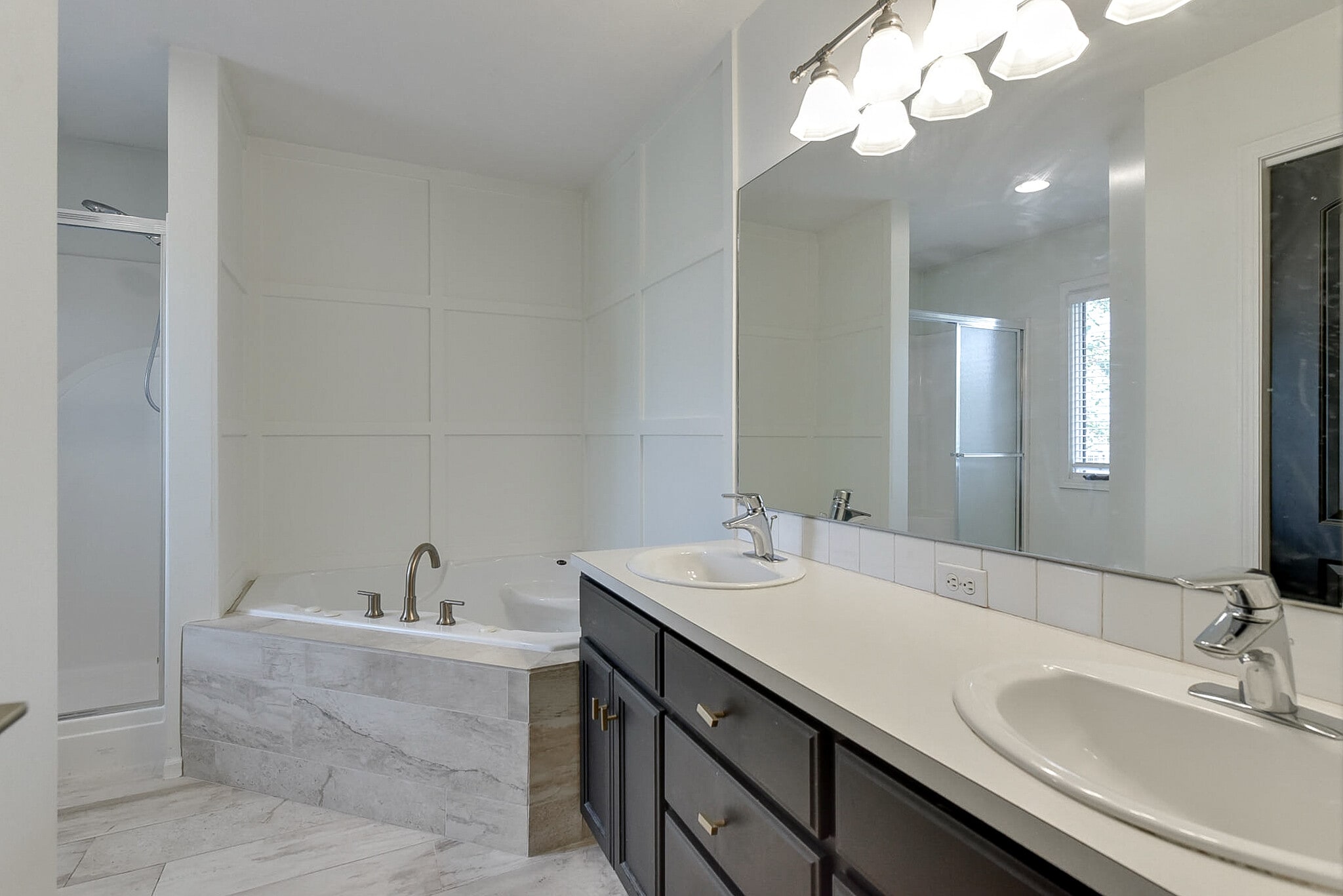 Building Photo - 15327 Parker Cir