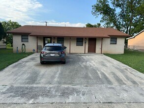 Building Photo - 1115 White Ave