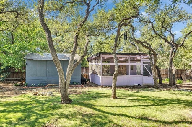 Building Photo - 10110 Lake Ridge Dr