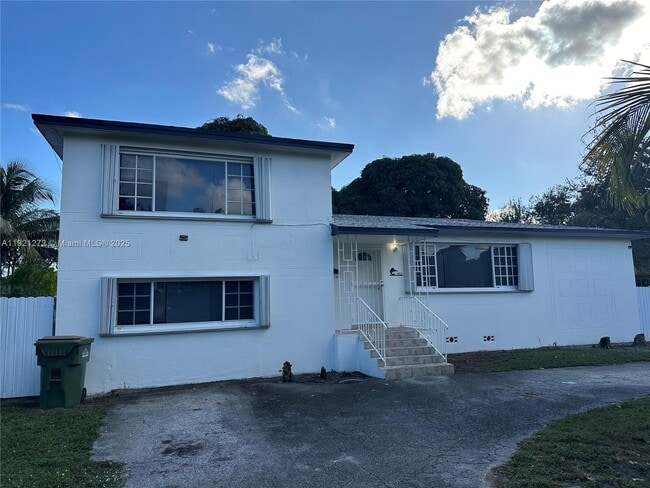 Building Photo - 102 NE 122nd St