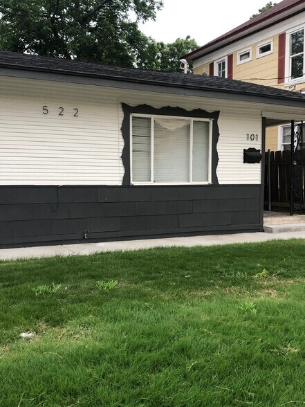 Front - 522 E Myrtle St