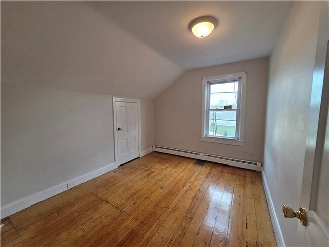 Building Photo - 292 Pleasant St