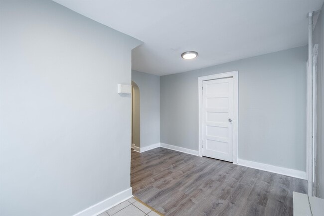 Building Photo - 1327 1st St