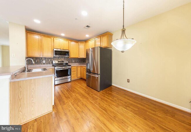 Building Photo - 1605 Potomac Greens Dr