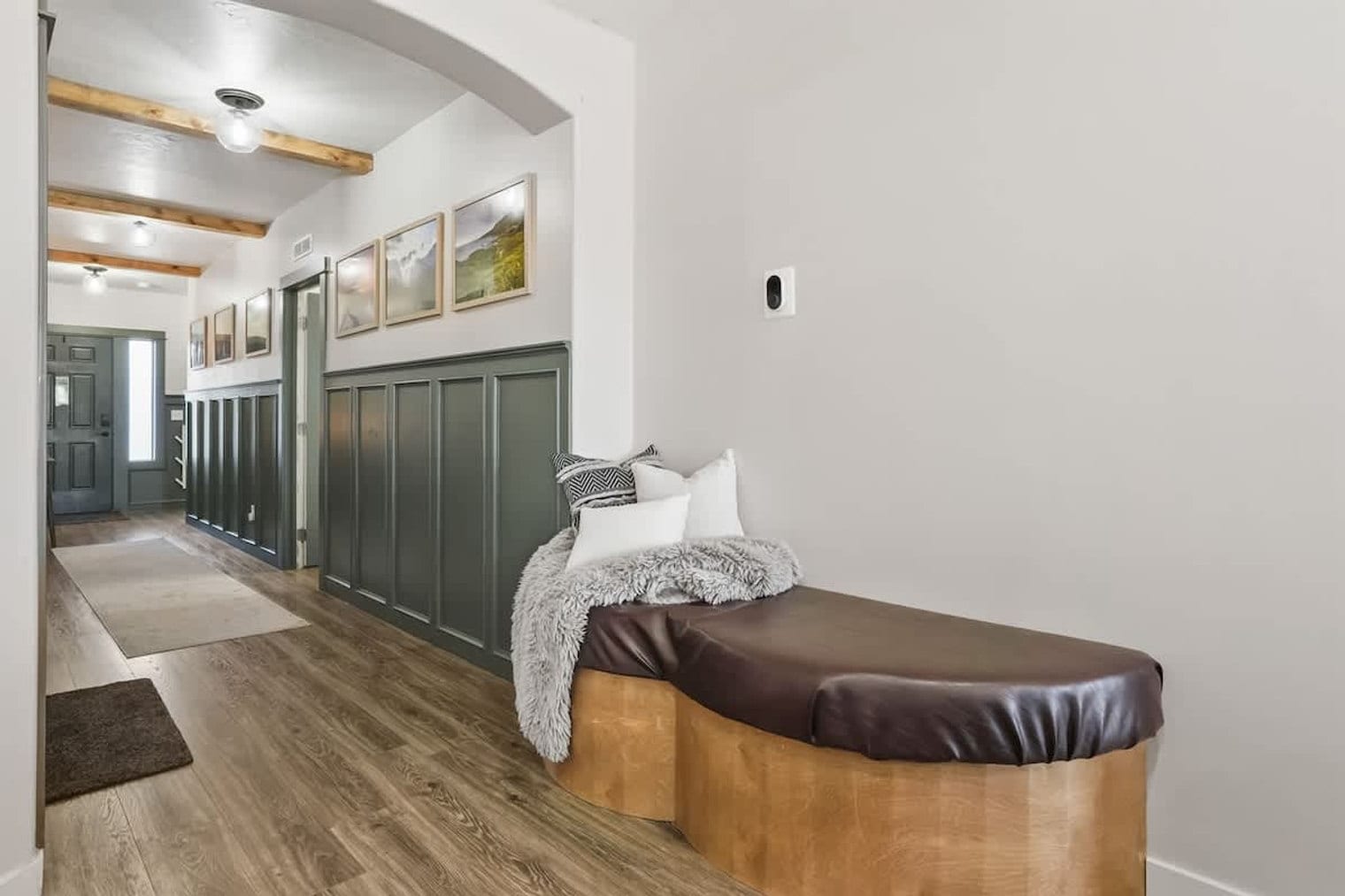 Building Photo - 304 Cliff Swallow Ave