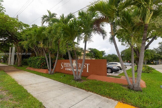 Building Photo - 4235 N University Dr