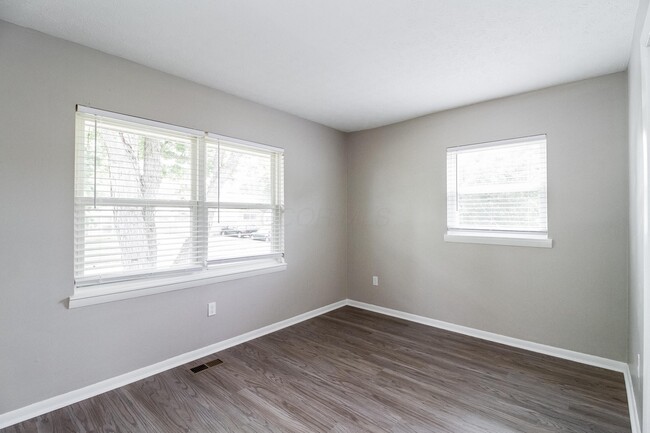 Building Photo - 2767 Bardwell Rd