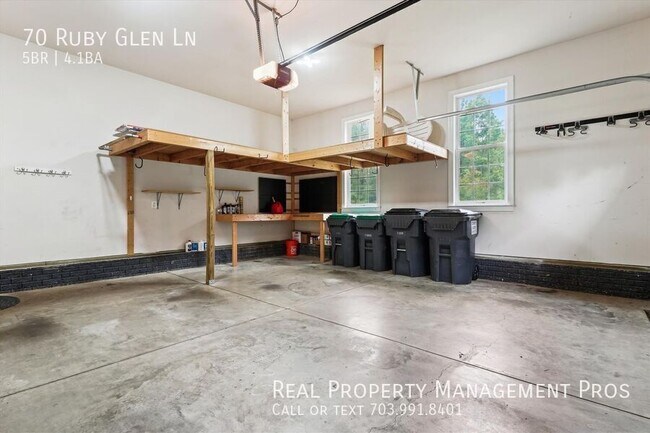Building Photo - 70 Ruby Glen Ln
