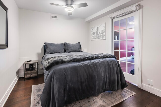 Building Photo - 1030 N State St