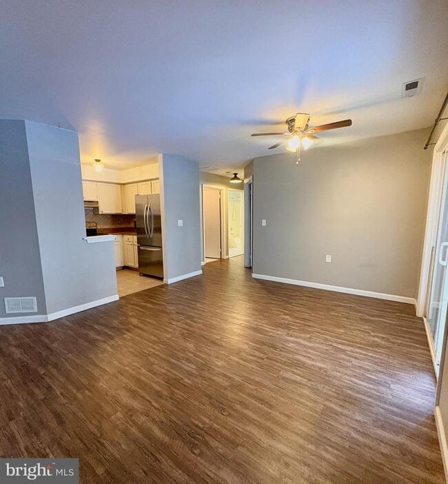 Building Photo - 416 Walden Cir