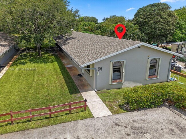 Building Photo - 5629 Taft St