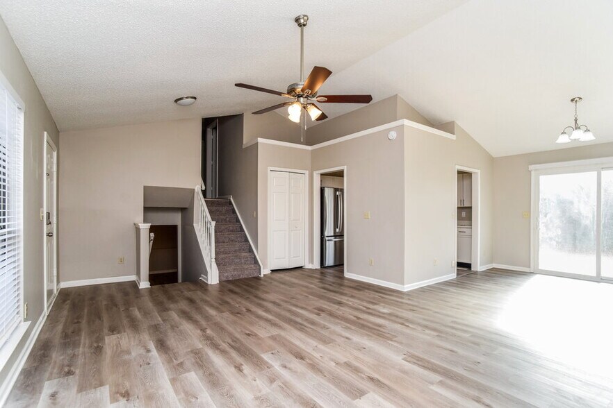 Building Photo - 5003 Jade Ct