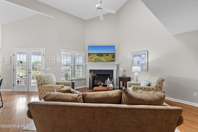Building Photo - 3155 Lakeside Commons Dr SE