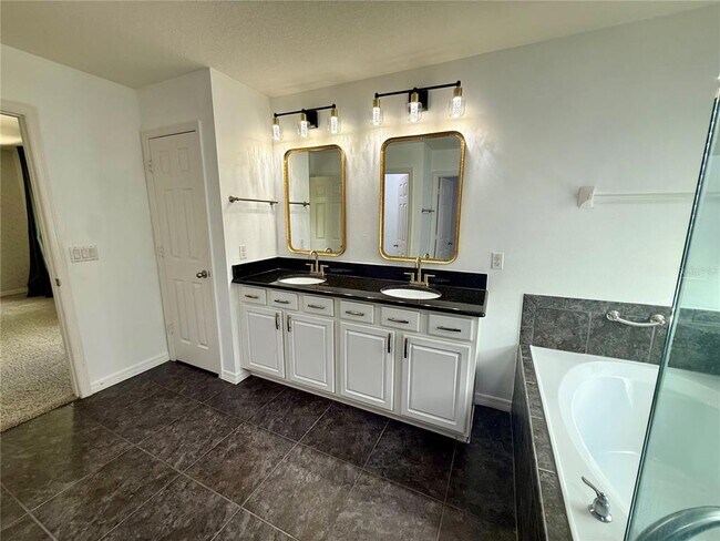 Building Photo - 2706 Monticello Way